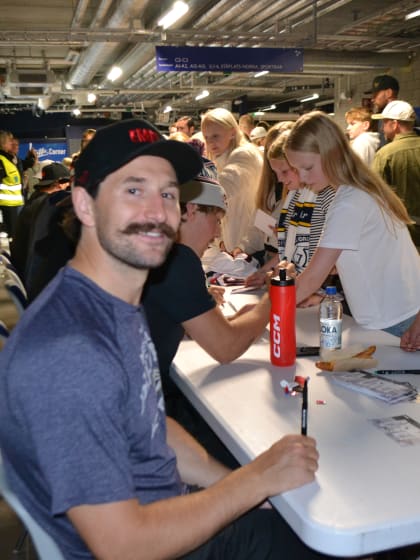 Filip Forsberg och NHL-proffs spelade för Salming